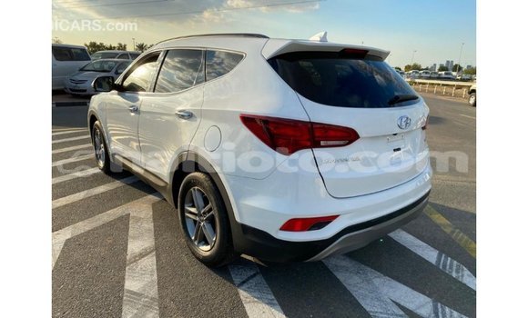 Acheter Import Voiture Hyundai Santa Fe Blanc à Import - Dubai, Artibonite Acheter Import Voiture Hyundai Santa Fe Blanc à Import - Dubai, Artibonite