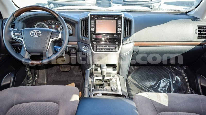 Big with watermark toyota land cruiser artibonite import dubai 1785