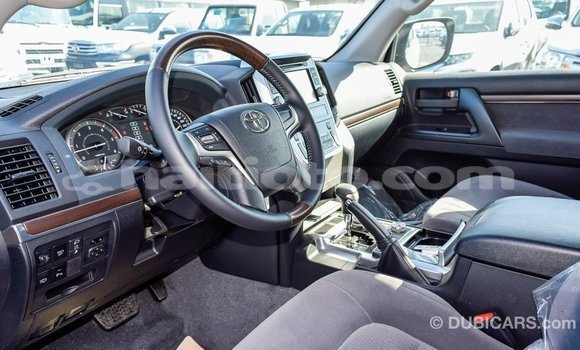 Acheter Import Voiture Toyota Land Cruiser Blanc à Import - Dubai, Artibonite Acheter Import Voiture Toyota Land Cruiser Blanc à Import - Dubai, Artibonite