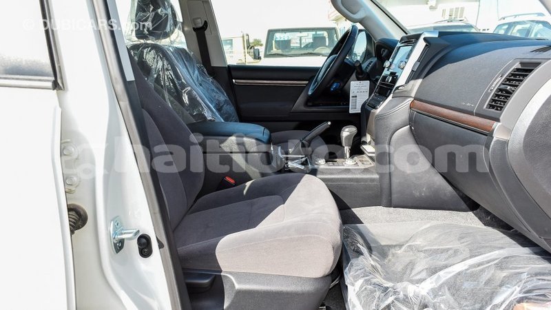 Big with watermark toyota land cruiser artibonite import dubai 1785