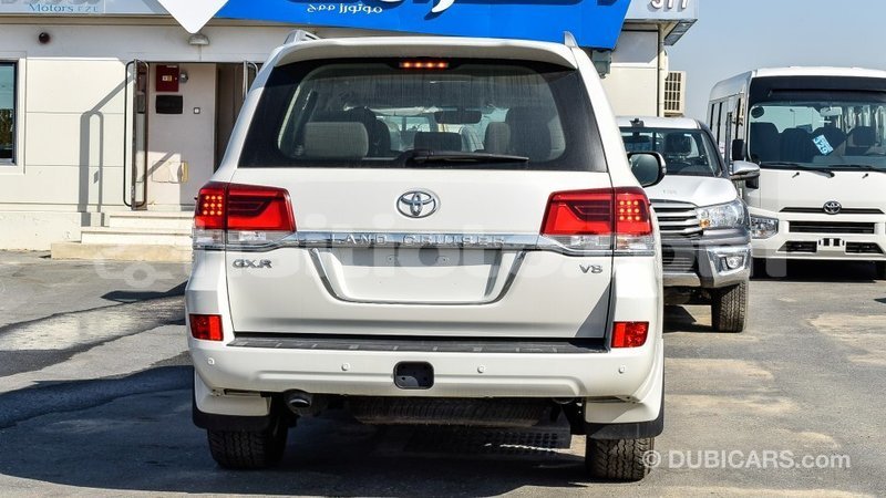 Big with watermark toyota land cruiser artibonite import dubai 1785