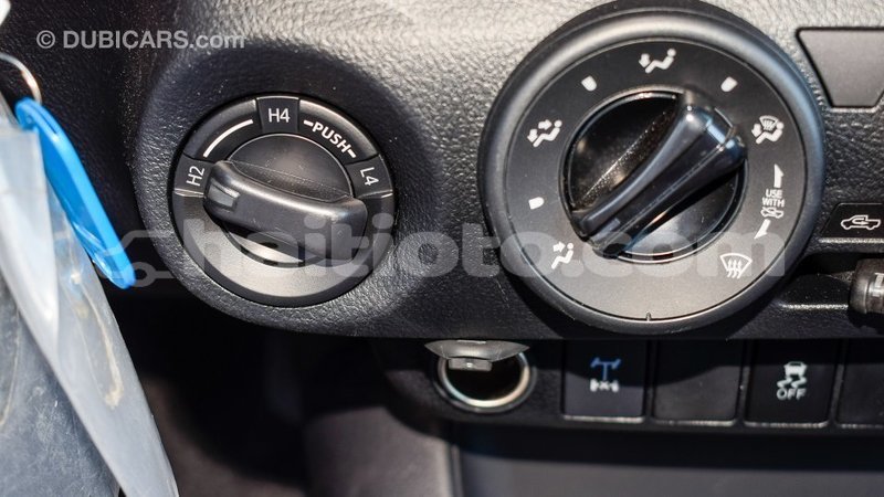 Big with watermark toyota hilux artibonite import dubai 1788