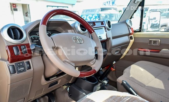 Acheter Import Voiture Toyota Land Cruiser Beige à Import - Dubai, Artibonite Acheter Import Voiture Toyota Land Cruiser Beige à Import - Dubai, Artibonite
