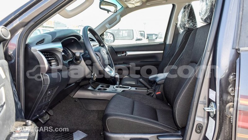 Big with watermark toyota hilux artibonite import dubai 1791