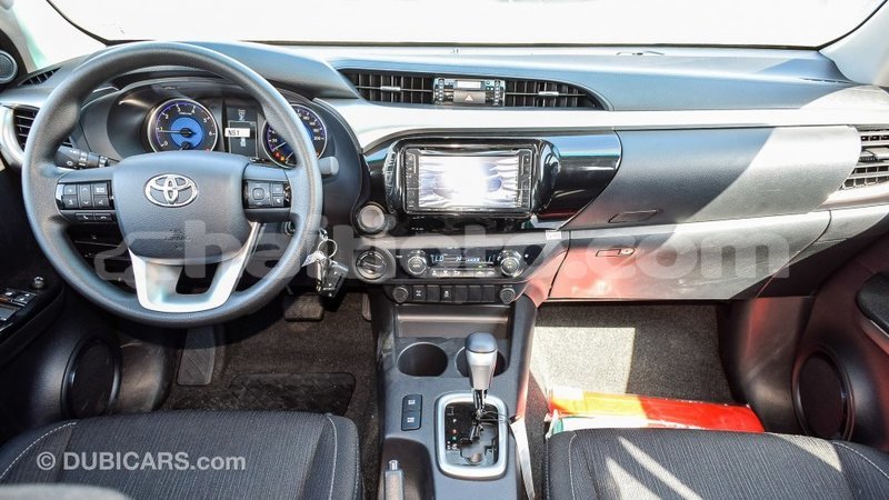 Big with watermark toyota hilux artibonite import dubai 1791