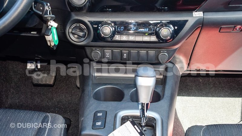 Big with watermark toyota hilux artibonite import dubai 1792