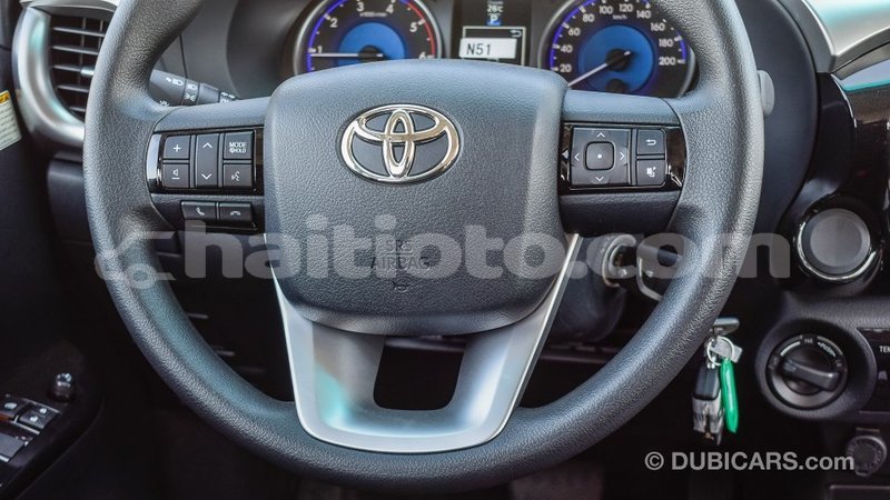 Big with watermark toyota hilux artibonite import dubai 1792