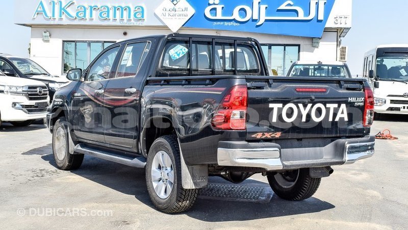 Big with watermark toyota hilux artibonite import dubai 1792