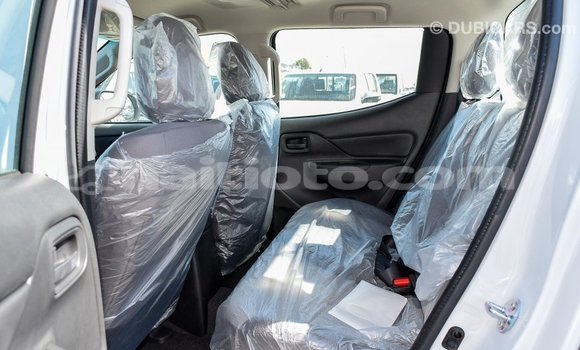 Acheter Import Voiture Mitsubishi L200 Blanc à Import - Dubai, Artibonite Acheter Import Voiture Mitsubishi L200 Blanc à Import - Dubai, Artibonite