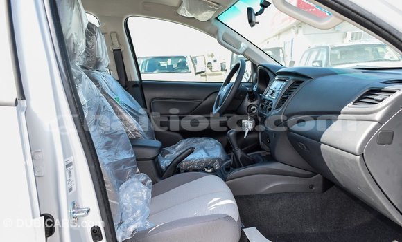 Acheter Import Voiture Mitsubishi L200 Blanc à Import - Dubai, Artibonite Acheter Import Voiture Mitsubishi L200 Blanc à Import - Dubai, Artibonite