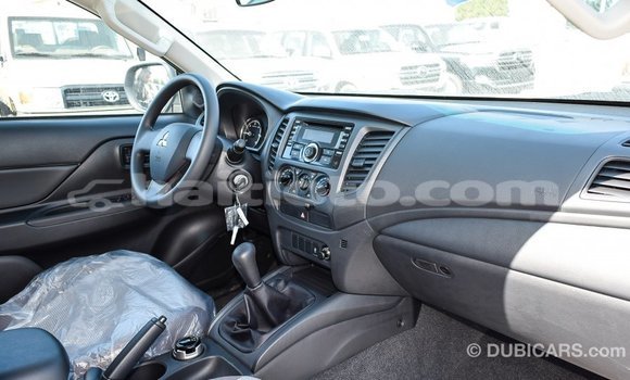 Acheter Import Voiture Mitsubishi L200 Blanc à Import - Dubai, Artibonite Acheter Import Voiture Mitsubishi L200 Blanc à Import - Dubai, Artibonite