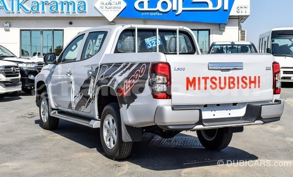 Acheter Import Voiture Mitsubishi L200 Blanc à Import - Dubai, Artibonite Acheter Import Voiture Mitsubishi L200 Blanc à Import - Dubai, Artibonite