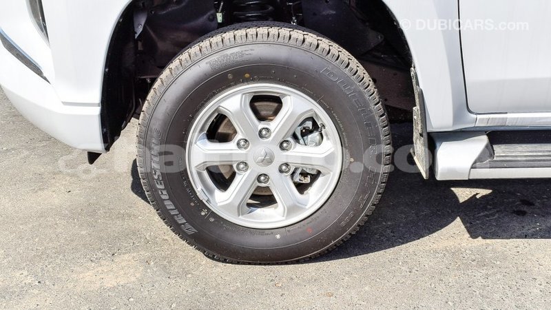 Big with watermark mitsubishi l200 artibonite import dubai 1794