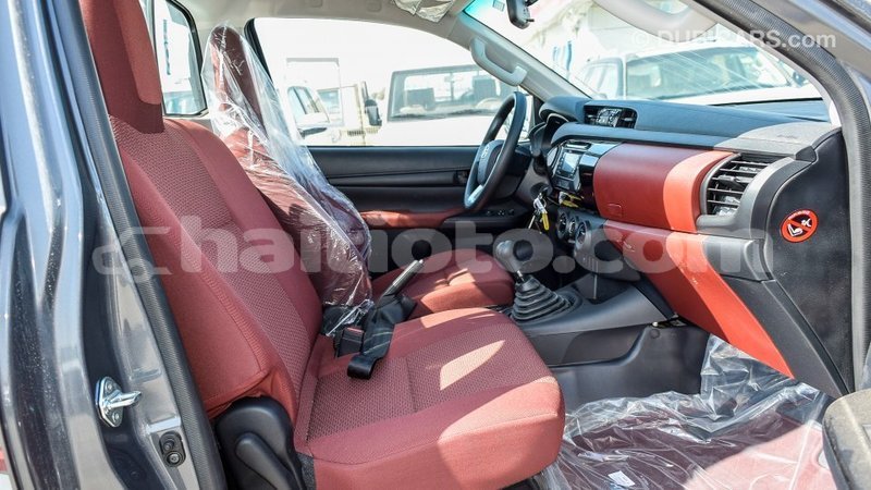 Big with watermark toyota hilux artibonite import dubai 1795