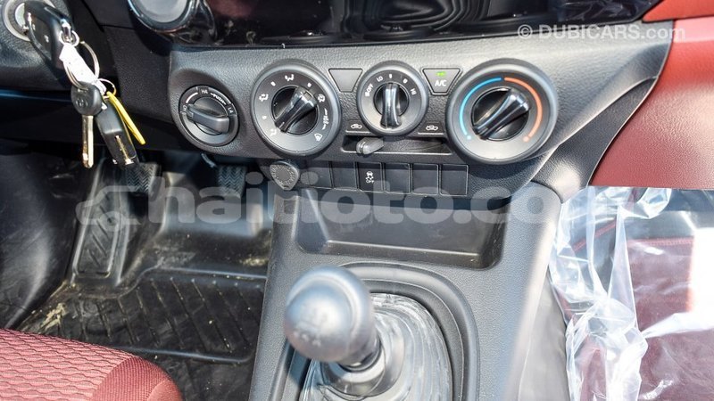 Big with watermark toyota hilux artibonite import dubai 1795