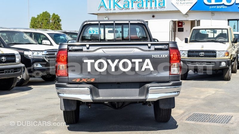 Big with watermark toyota hilux artibonite import dubai 1795