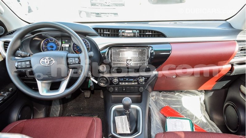 Big with watermark toyota hilux artibonite import dubai 1796