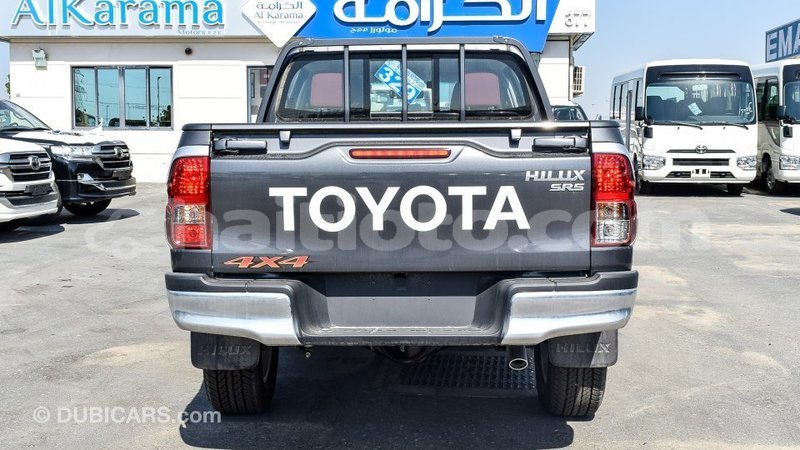 Big with watermark toyota hilux artibonite import dubai 1796