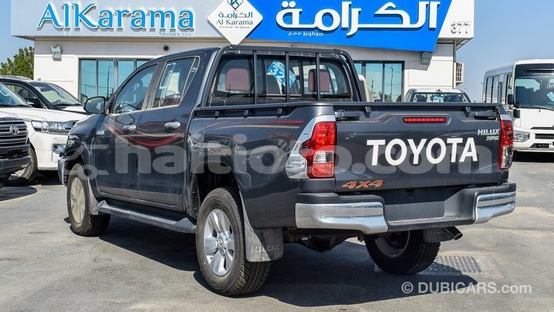 Big with watermark toyota hilux artibonite import dubai 1796