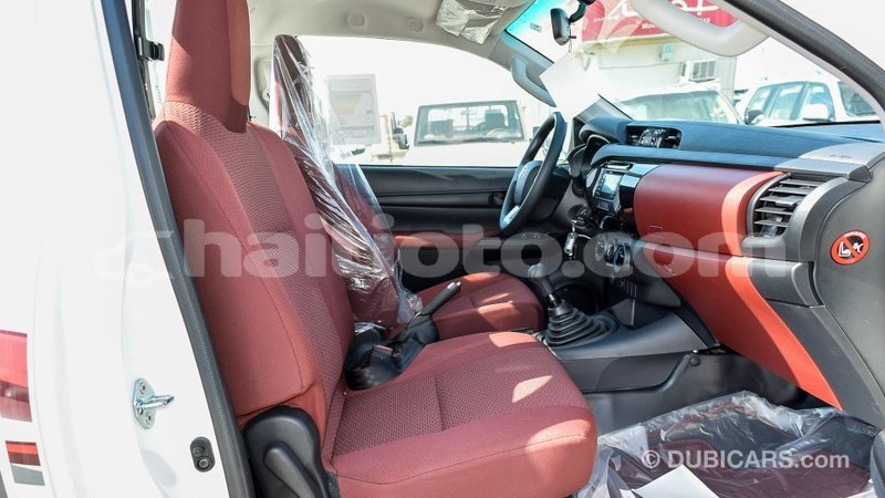 Big with watermark toyota hilux artibonite import dubai 1797