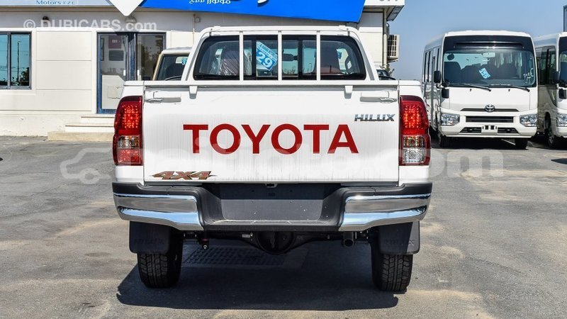 Big with watermark toyota hilux artibonite import dubai 1797