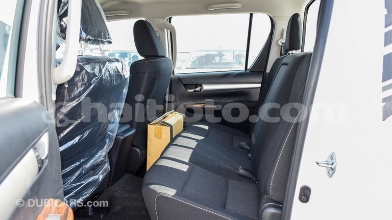 Big with watermark toyota hilux artibonite import dubai 1798