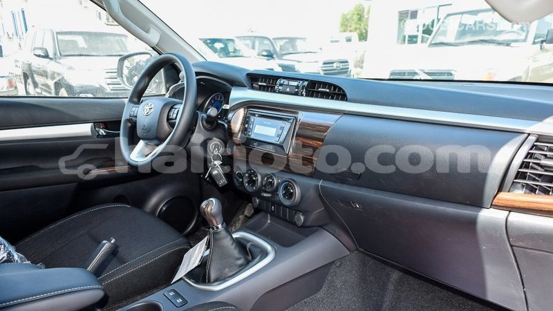 Big with watermark toyota hilux artibonite import dubai 1798