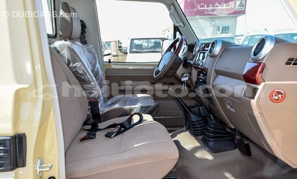 Acheter Import Voiture Toyota Land Cruiser Beige à Import - Dubai, Artibonite Acheter Import Voiture Toyota Land Cruiser Beige à Import - Dubai, Artibonite