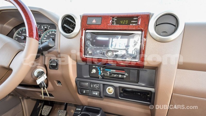 Big with watermark toyota land cruiser artibonite import dubai 1799