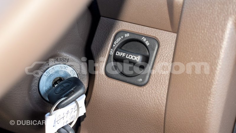 Big with watermark toyota land cruiser artibonite import dubai 1799