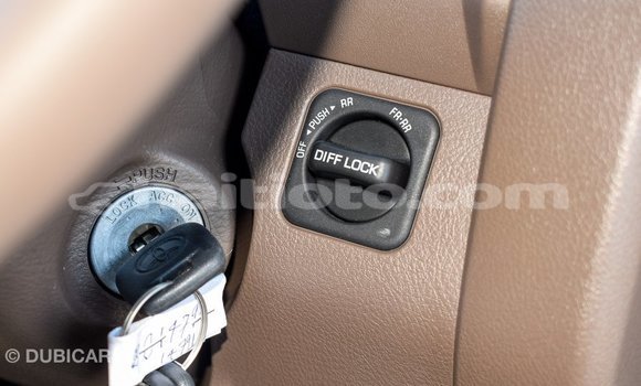 Acheter Import Voiture Toyota Land Cruiser Beige à Import - Dubai, Artibonite Acheter Import Voiture Toyota Land Cruiser Beige à Import - Dubai, Artibonite