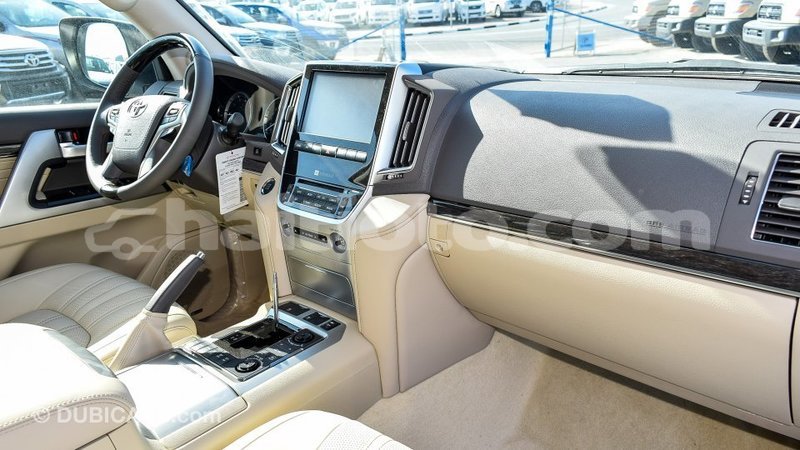 Big with watermark toyota land cruiser artibonite import dubai 1800