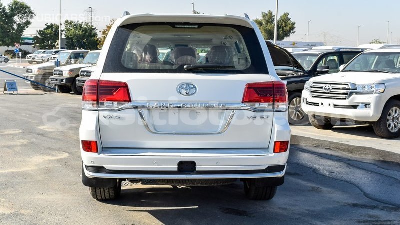 Big with watermark toyota land cruiser artibonite import dubai 1800