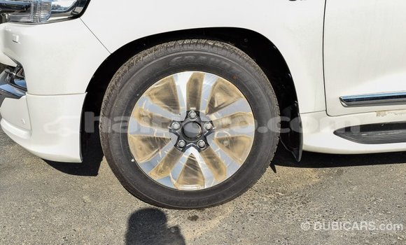 Acheter Import Voiture Toyota Land Cruiser Blanc à Import - Dubai, Artibonite Acheter Import Voiture Toyota Land Cruiser Blanc à Import - Dubai, Artibonite