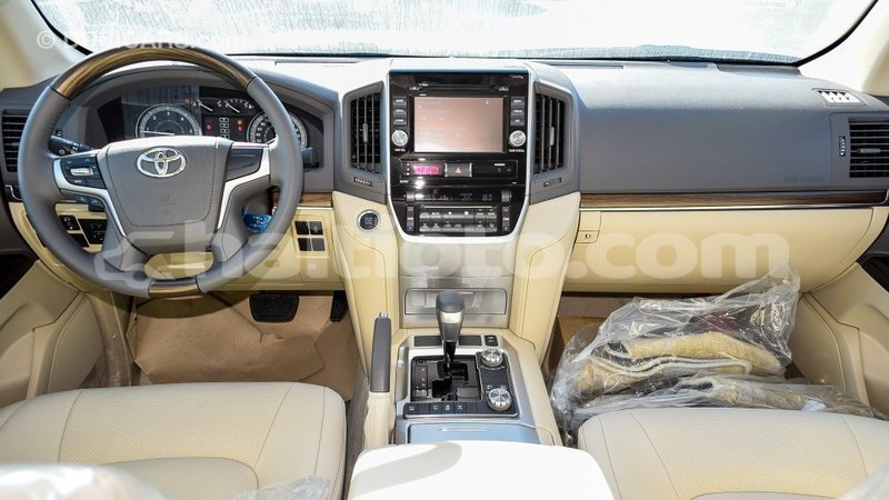 Big with watermark toyota land cruiser artibonite import dubai 1801