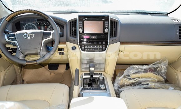 Acheter Import Voiture Toyota Land Cruiser Noir à Import - Dubai, Artibonite Acheter Import Voiture Toyota Land Cruiser Noir à Import - Dubai, Artibonite