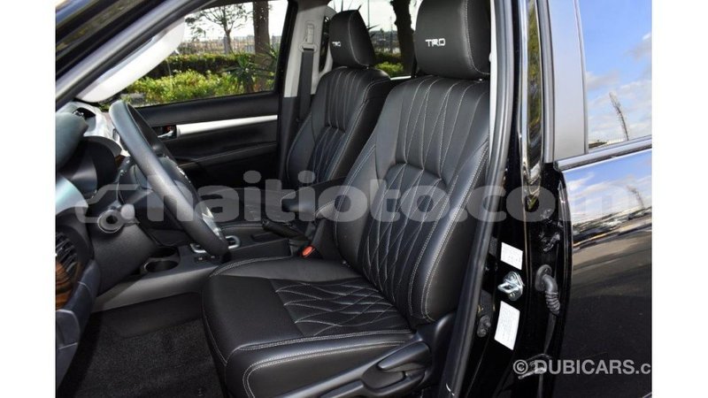 Big with watermark toyota hilux artibonite import dubai 1804