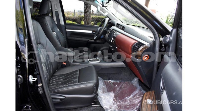 Big with watermark toyota hilux artibonite import dubai 1804
