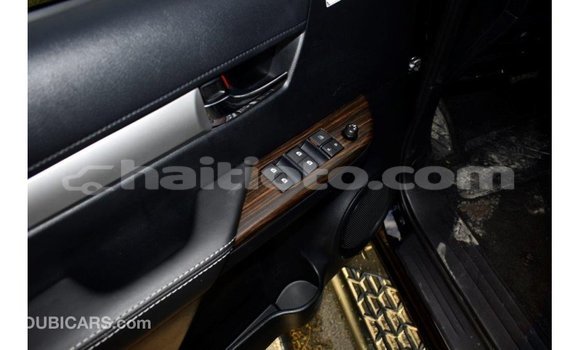 Acheter Import Voiture Toyota Hilux Noir à Import - Dubai, Artibonite Acheter Import Voiture Toyota Hilux Noir à Import - Dubai, Artibonite