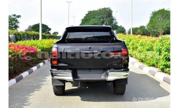Acheter Import Voiture Toyota Hilux Noir à Import - Dubai, Artibonite Acheter Import Voiture Toyota Hilux Noir à Import - Dubai, Artibonite