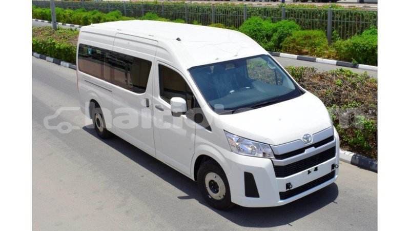 Big with watermark toyota hiace artibonite import dubai 1806