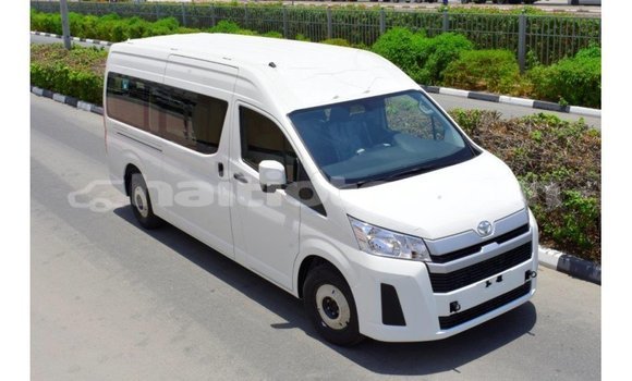 Acheter Import Voiture Toyota Hiace Blanc à Import - Dubai, Artibonite Acheter Import Voiture Toyota Hiace Blanc à Import - Dubai, Artibonite