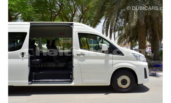 Acheter Import Voiture Toyota Hiace Blanc à Import - Dubai, Artibonite Acheter Import Voiture Toyota Hiace Blanc à Import - Dubai, Artibonite