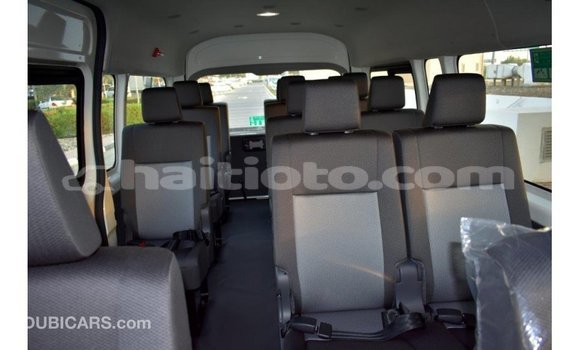 Acheter Import Voiture Toyota Hiace Blanc à Import - Dubai, Artibonite Acheter Import Voiture Toyota Hiace Blanc à Import - Dubai, Artibonite