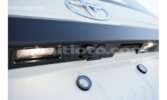 Acheter Import Voiture Toyota Hiace Blanc à Import - Dubai, Artibonite Acheter Import Voiture Toyota Hiace Blanc à Import - Dubai, Artibonite