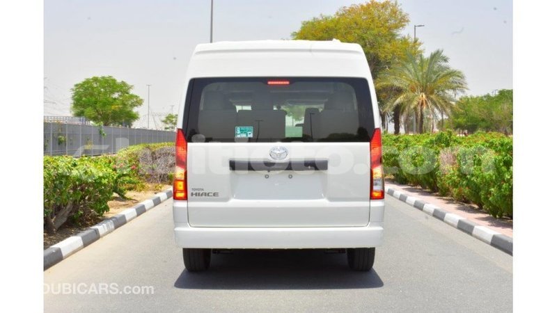 Big with watermark toyota hiace artibonite import dubai 1806