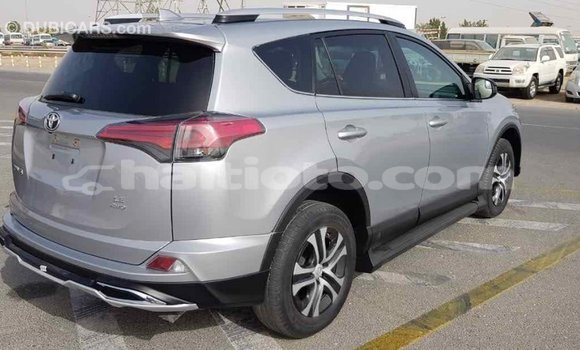 Acheter Import Voiture Toyota RAV4 Autre à Import - Dubai, Artibonite Acheter Import Voiture Toyota RAV4 Autre à Import - Dubai, Artibonite