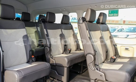 Acheter Import Voiture Toyota Hiace Blanc à Import - Dubai, Artibonite Acheter Import Voiture Toyota Hiace Blanc à Import - Dubai, Artibonite
