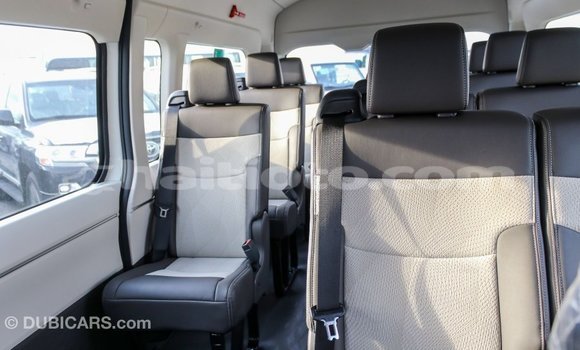 Acheter Import Voiture Toyota Hiace Blanc à Import - Dubai, Artibonite Acheter Import Voiture Toyota Hiace Blanc à Import - Dubai, Artibonite