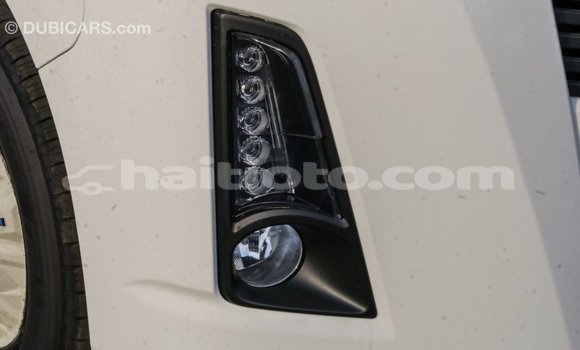 Acheter Import Voiture Toyota Hiace Blanc à Import - Dubai, Artibonite Acheter Import Voiture Toyota Hiace Blanc à Import - Dubai, Artibonite